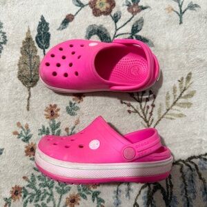 CROCS toddler Water Shoes - Bright Pink size 6-7